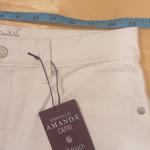 3 for $25 Bundle Sale- NWT Gloria Vanderbilt White Denim Capris, Size 10 - Picture 9 of 16